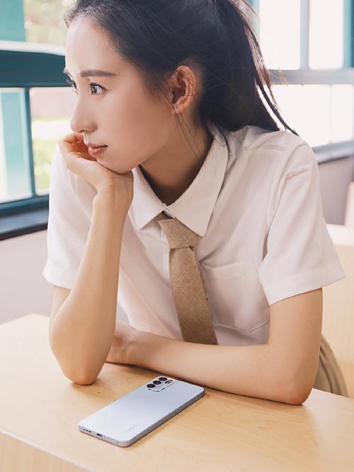 想与你听海浪翻涌,想与你看波光潋滟,想予你未来的每一分秒